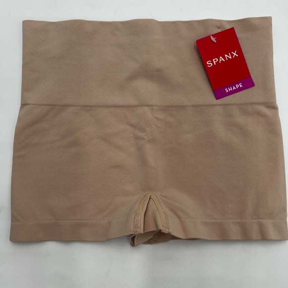 New SPANX everyday‎ shaping boyshort pantie size Small color soft nude NWT - Picture 1 of 7